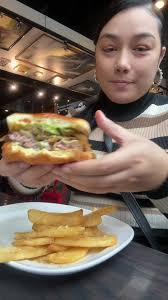 How to Reheat A Red Robin Burger