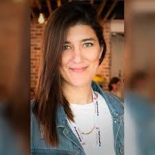 Lisa Devinney's Instagram, Twitter & Facebook