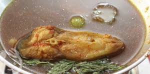 Konon, es ini tercipta dari seorang penjual es campur bernama tukiman darmowijono yang berada di jalan cilacap, menteng. Tempat Makan Restoran Es Teler 77 Ambon City Centre