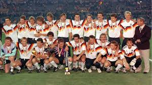 Deutschland war 10 jahre lang bei den turnieren mindestens im halbfinale und 2 mal im finale. Fussball Wm 1990 Gute Freunde 30 Jahre Danach Zdfheute