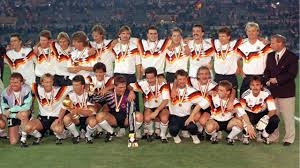 Lothar matthaus, german football (soccer) player who was the only outfield player in the world to compete in five world cup finals—1982, 1986, 1990 (when he captained the german team to the title). Fussball Wm 1990 Gute Freunde 30 Jahre Danach Zdfheute