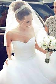 Panna Mloda Jak Gwiazda Filmowa Bride Headpiece Bride Hairstyles Veil Hairstyles