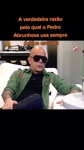 O pedro abrunhosa desde há muitos anos que usa óculos escuros como imagem de marca, mas os rumores dizem que perdeu um olho ou é estrábico. Videos Com Hashtag Pedroabrunhosa No Tiktok
