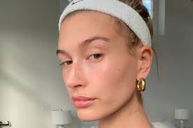 Just look at hailey bieber's latest braided hairstyle. Hailey Baldwin Skincare Routine And Beauty Secrets The Skincare Edit