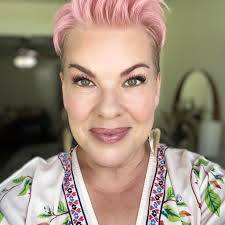 What makeup works for mature women?