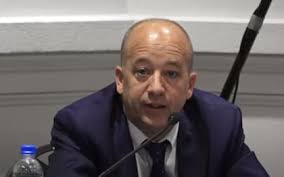 Ordenó un allanamiento desde un prostíbulo, zafó de la destitución y  volverá a su cargo de juez