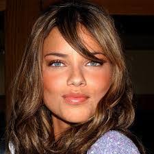 Sarah Scheer's Instagram, Twitter & Facebook