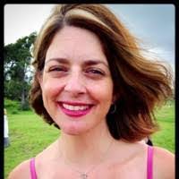 Dina Stark's Instagram, Twitter & Facebook