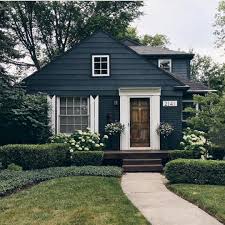 Choosing an exterior paint color can depend on a number of factors, including the location, the house's architecture, and the rules of the local historical organizations or property owners associations. Navy Blue Exterior House Paint Colors Design Navy Blue Exterior House Paint Colors Design Design Ideas And Photos