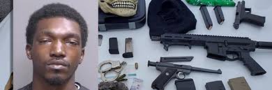 Man with illegal machine gun arrested during traffic stop