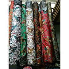 Lalu apa istimewanya batik lasem dibandingkan dengan motif batik lain di tanah air. Kain Batik Kain Batik Semi Sutra Batik Semi Sutra Batik Sutra Silk Kain Batik Sutra Silk Shopee Indonesia