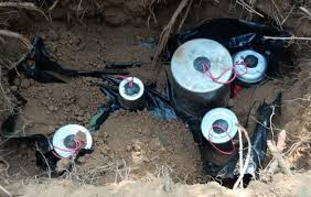 चाईबासा:सुरक्षाबलों ने नक्सलियों के मंसूबे को किया नाकाम,पांच केन बम  बरामद... - झारखण्ड न्यूज़