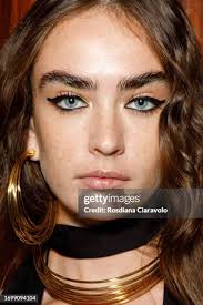 595 Black Model Skin Photos & High Res Pictures