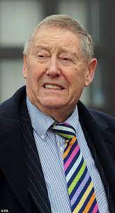 He worked as a journalist for yorkshire television before being elected to the great grimsby constituency in 1977. Fywsnkwnhwbfom