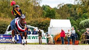 Doppel olympiasiegerin und doppel weltmeisterin, mehrfache europameisterin und mehrfache deutsche meisterin. Dm Der Vielseitigkeitsreiter Funfter Titel Fur Ingrid Klimke Ndr De Sport Mehr Sport