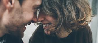 Un sms n'est sûrement pas le moyen le plus romantique de te dire je pense à toi. Amour Vrai 5 Signes Qui Ne Trompent Pas Psychologies Com