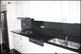 Son yılların modasına uygun mutfak dolaplarında iki renk kullanmak için öneriler yardımıyla siz de mutfak örneğin uzun tezgâh ve çok sayıda kapağı olan mutfak dolaplarınız ve büyük bir mutfağınız varsa dolap çok küçük ve alçak tavanlı mutfaklarda ise üst dolapları beyaz, krem, bej vs. Granit Mutfak Tezgahi Modelleri Ve Fiyatlari 2020