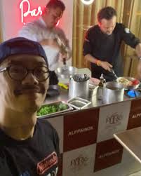 Hoje foi noite de conhecer o @paris6_foz, a Malu adorou o risoto de  cogumelos preparado pelo chef @isaacazar 🫶🏼 O restaurante fica localizado  no 2o piso do shopping @catuaipalladium ⭐️