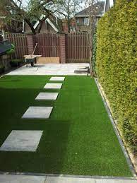 kleine creatieve tuin met kunstgras wat vindt je van deze tuin tuin kunstgras tuin tuin ideeen