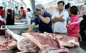 Giá thịt heo và các loại rau, củ quả tại chợ vẫn ổn định, không khan hàng và tăng giá. Gia Heo HÆ¡i Hom Nay 16 7 Chá»£ Ä'áº§u Má»'i Vá» Hang Nghin Con Khong Lo Thiáº¿u Thá»‹t Agrinews