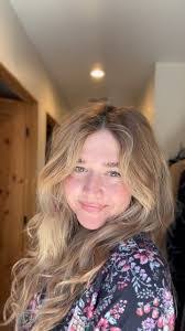 Shelly Cross's Instagram, Twitter & Facebook