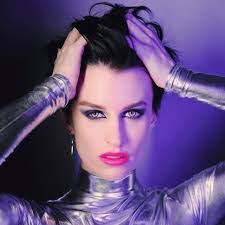 Shannon Leathers's Instagram, Twitter & Facebook