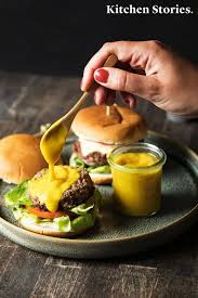 Von Rauchig Bis Exotisch 10 Grillsaucen Und Dips Zum Selbermachen Stories Kitchen Stories Grillsauce Burgersauce Rezept Streetfood Rezepte