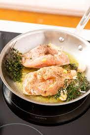 Chef Gordon Ramsay S Method For Cooking Chicken Is Truly The Effing Best Chicken Recipes Gordon Ramsay Gordon Ramsay Recipe Easy Chicken Dinner Recipes