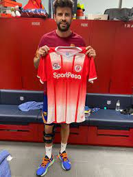 Simba sports club is a football club based in kariakoo, dar es salaam, tanzania. Gerald Pique With A Simba Sports Club Jersey From Tanzania Sports Clubs Sports Pique