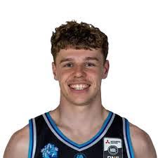 Alexandra Finlayson's Instagram, Twitter & Facebook