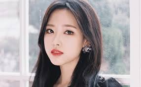Olivia Hye LOONA Resmi Hengkang dari 'GIRL'S RE:VERSE' Karena Masalah  Kesehatan