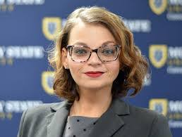 Janie Dellinger's Instagram, Twitter & Facebook