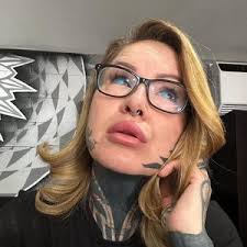 Julie Ann West (@julieannwestpiercer78)