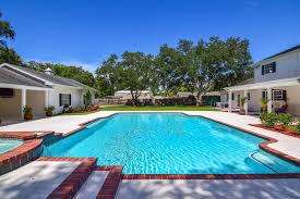 Saltwater Pool And Spa Between The Guest House And Main Home On Over 1 Acre Of Land In Seminole Fl Listed By Sandy Hartmann As Saltwater Pool Spa Pool Pool