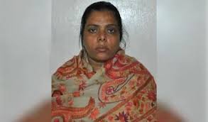 दिल्ली की ड्रग क्वीन    भाT की पुतरिया अग्रवाल बेटी चंद्रकांता सिहा और रानी बिटिया & प्रियंका ढीली की पो न द और इंदिरा मरी     पर शिकंजा, बेटियां रखती थीं गंदे धंधे का  रिकॉर्ड; अब MCOCA के तहत होगी कार्रवाई | Crackdown on delhi drug queen  kusum daughters used to keep records