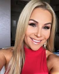 Billy Windisch's Instagram, Twitter & Facebook