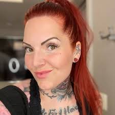 Brittney Hendricks's Instagram, Twitter & Facebook