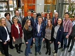 Mehr informationen dazu erhalten sie bei ihrer hannoversche volksbank eg. Vr Bank In Sudniedersachsen Jubilare In Holzminden Geehrt
