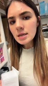 Nurse Hannah Hiatt En Français