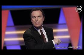 Julien lepers avait attaqué france 3 en justice après son licenciement de question pour un champion qu'il trouvait abusif. Julien Lepers Tacle Face A La Bande Imitation De Questions Pour Un Champion Puremedias