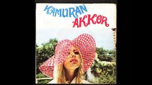 Kamuran akkor, 1947 yılında i̇stanbul'da dünyaya geldi. Kamuran Akkor Kimdir Hayati Biyografisi Kac Yasinda Nereli