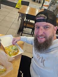 Alicia Starnes's Instagram, Twitter & Facebook