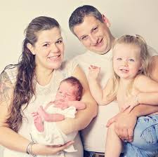 Roxane van iperen () is jurist en publicist. Corona Treft Gezin Met Pasgeboren Baby Mijn Vriend Durft Soms De Kinderen Niet Vast Te Pakken Binnenland Ad Nl