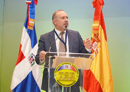 El catedrático español Marcos Masso(@marcos.massog), participó en el panel  “La democracia constitucional en América Latina”, moderado por el  magistrado Fernando Fernández Cruz, juez titular del #TSE, expreso sobre la  república dominicana sostiene