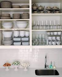 Dalam apartmen dua bilik, ia lebih mudah untuk dalam kes pertama, kediaman ini mempunyai dapur kecil dan loggia bersebelahan dengannya, yang sering digunakan untuk mengembangkan ruang. Sharing Is Sayang Idea Susun Atur Dapur Kecil Kabinet Dapur Dapur Diy Penataan Lemari