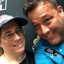 Donna Comstock (@kracker_addict)