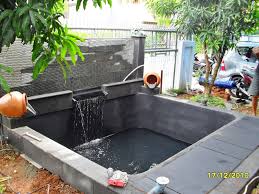 Tanaman yang biasa ditanam di taman minimalis adalah tanaman yang tumbuhnya tidak liar, memiliki daun yang sedikit, bentuknya memiliki nilai seni yang bagus. Taman Rumah Minimalis Dengan Kolam Ikan Ide Rumah Minimalis 2019