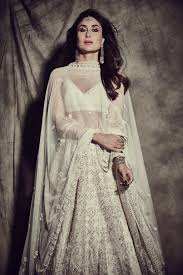 Kareena Kapoor In A Beautiful White Anita Dongre Lehenga Picture Anita Dongre Website Kareena Kapoor Wedding Anita Dongre Lehenga Traditional Indian Dress