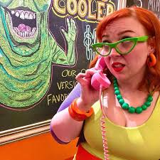 By blending personal experiences with short jokes and one-liners, Lena  Beamish is able to connect with the audience in spite of being