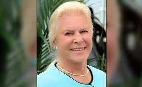 Lois Colley's Instagram, Twitter & Facebook